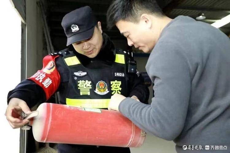 安全检查和隐患排查,对安防设施,监控设备和处置力量及烟花爆竹从业